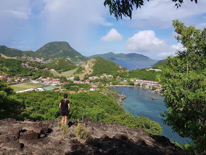 Location de vacances pour 2 personnes, avec terrasse ainsi que vue et piscine à Terre-de-Haut - 2