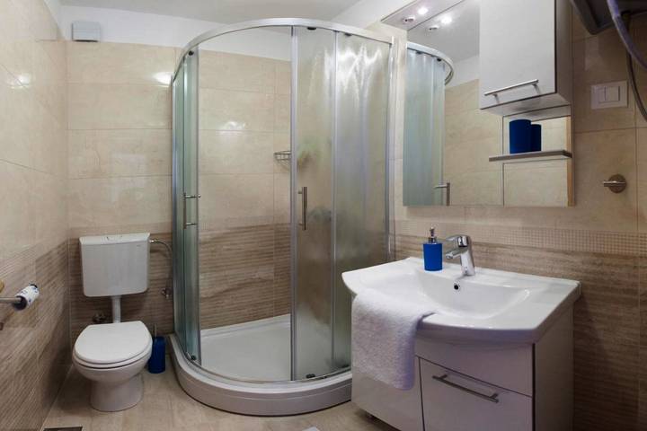 Villa pour 10 personnes, avec jardin ainsi que piscine et vue à Brela - 4