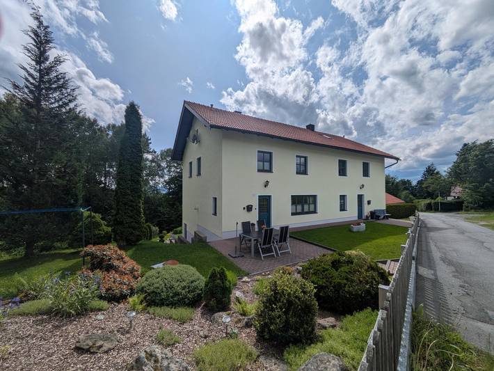 Ferienwohnung für 4 Personen, mit Balkon und Balkon/Terrasse sowie Terrasse und Garten