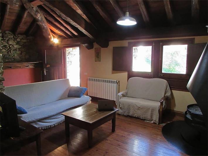 Casa rural para 4 personas, con piscina además de terraza y jardín, Familias con niños en Pirineo Catalan - 4