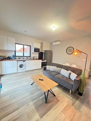 Gîte pour 4 personnes, avec vue ainsi que terrasse et jardin à Monéteau