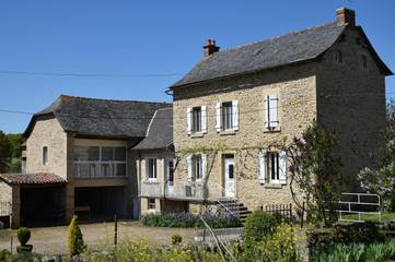 Chambre d’hôte pour 2 personnes, avec terrasse ainsi que vue et jardin à Montbazens