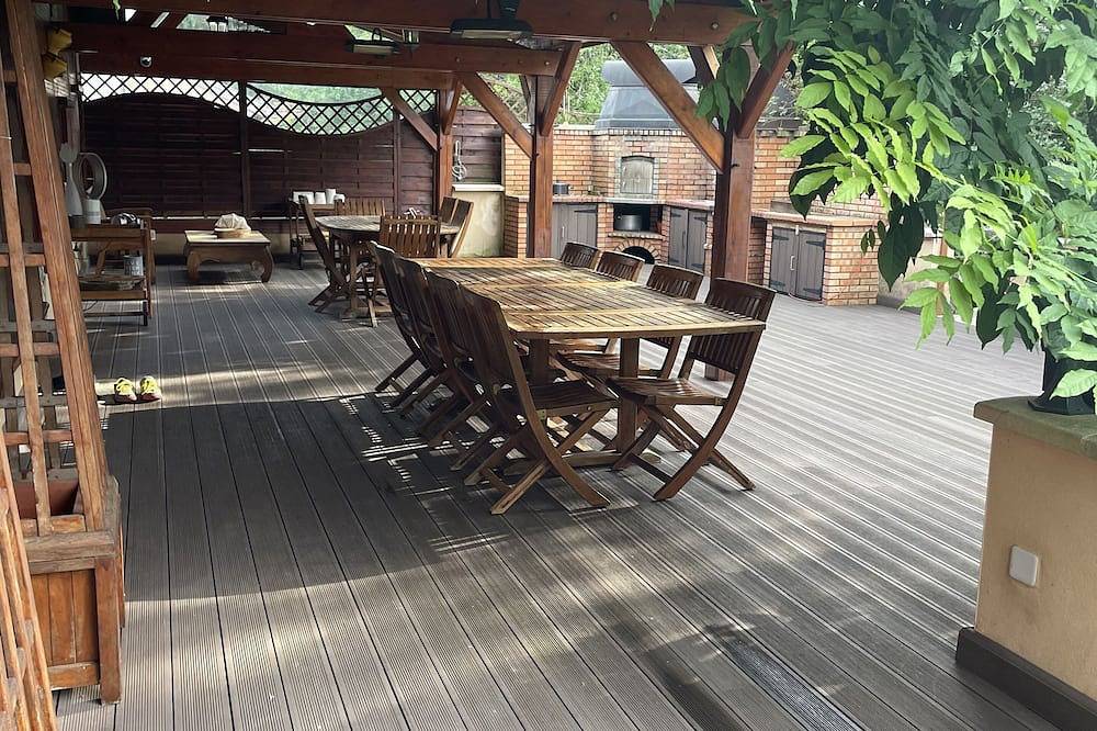 Country property with covered terrace and large swimming pool in Charcier, Französischer Jura