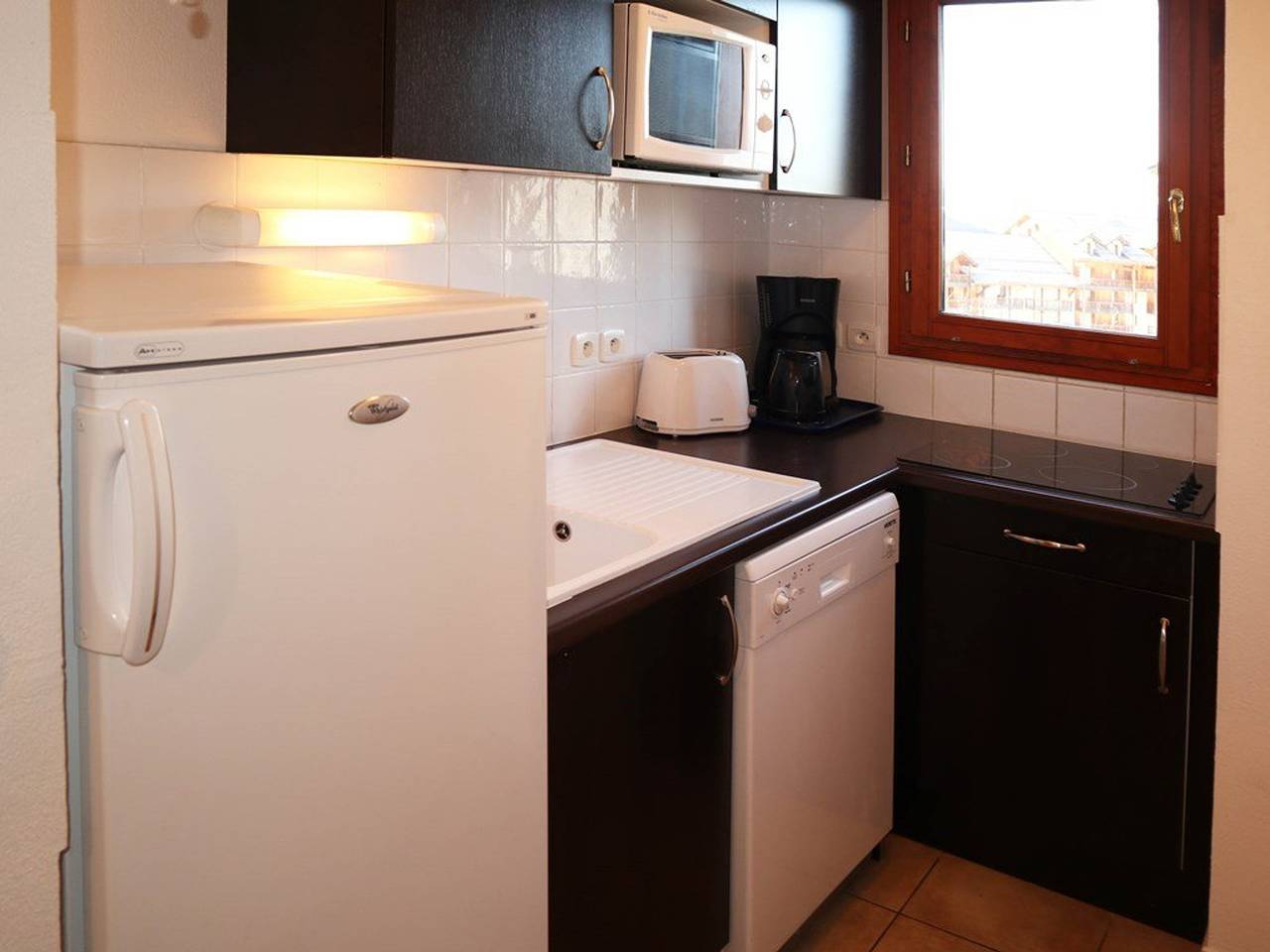 Chalet mitoyen avec piscine, sauna, hammam, départ des pistes, 2 chambres, balcon, Les Orres 1800 in Les Orres, Parc national des Écrins