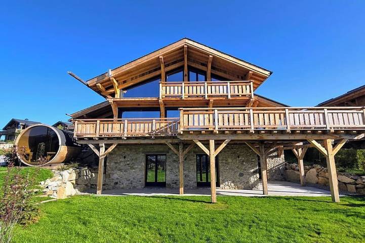 Chalet pour 12 personnes, avec jacuzzi ainsi que sauna et jardin à Bolquère