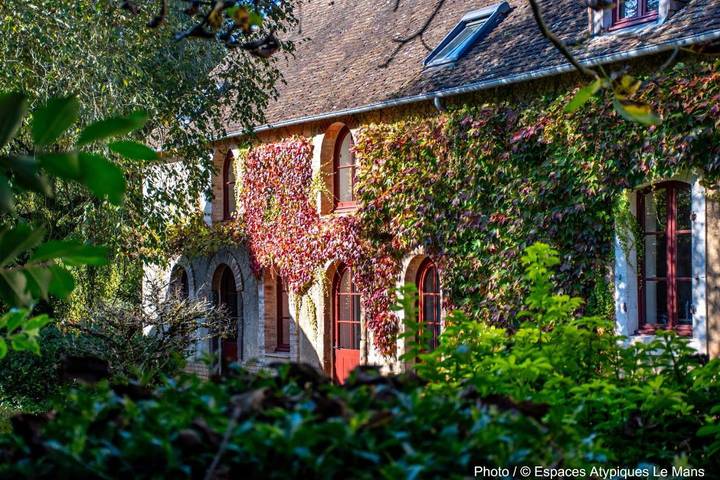 Maison d’hôte pour 3 personnes, avec jardin ainsi que jacuzzi et sauna dans Sainte-Sabine-sur-Longève