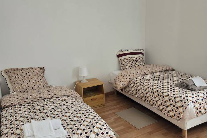 Ganze Wohnung, Sejour eau vive, 3 bedrooms Near metro and créteil village in Créteil, Val-de-Marne