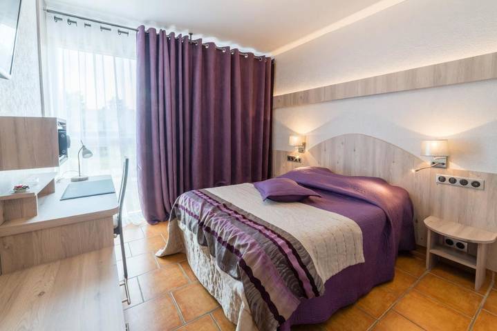 Hôtel pour 2 personnes, avec vue et jardin à Le Pont-de-Beauvoisin - 2