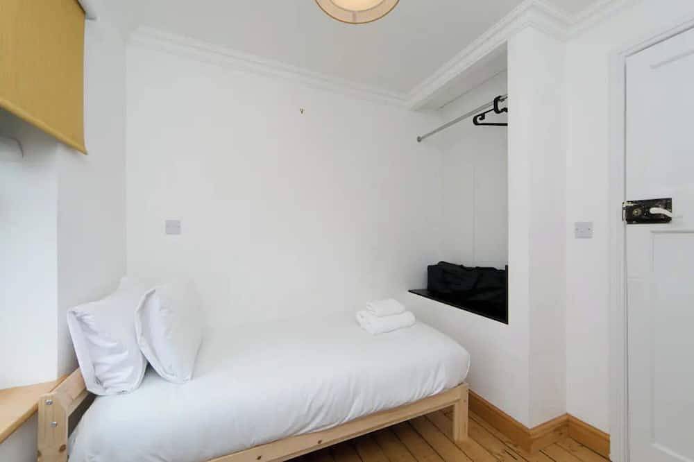 Pass the Keys | Large Modern Home in Bangor in Bangor, Snowdonia