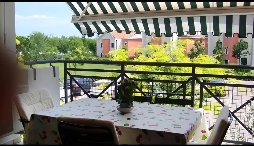 Apartment 'Sunny' with Shared Pool, Wi-Fi and Air Conditioning
