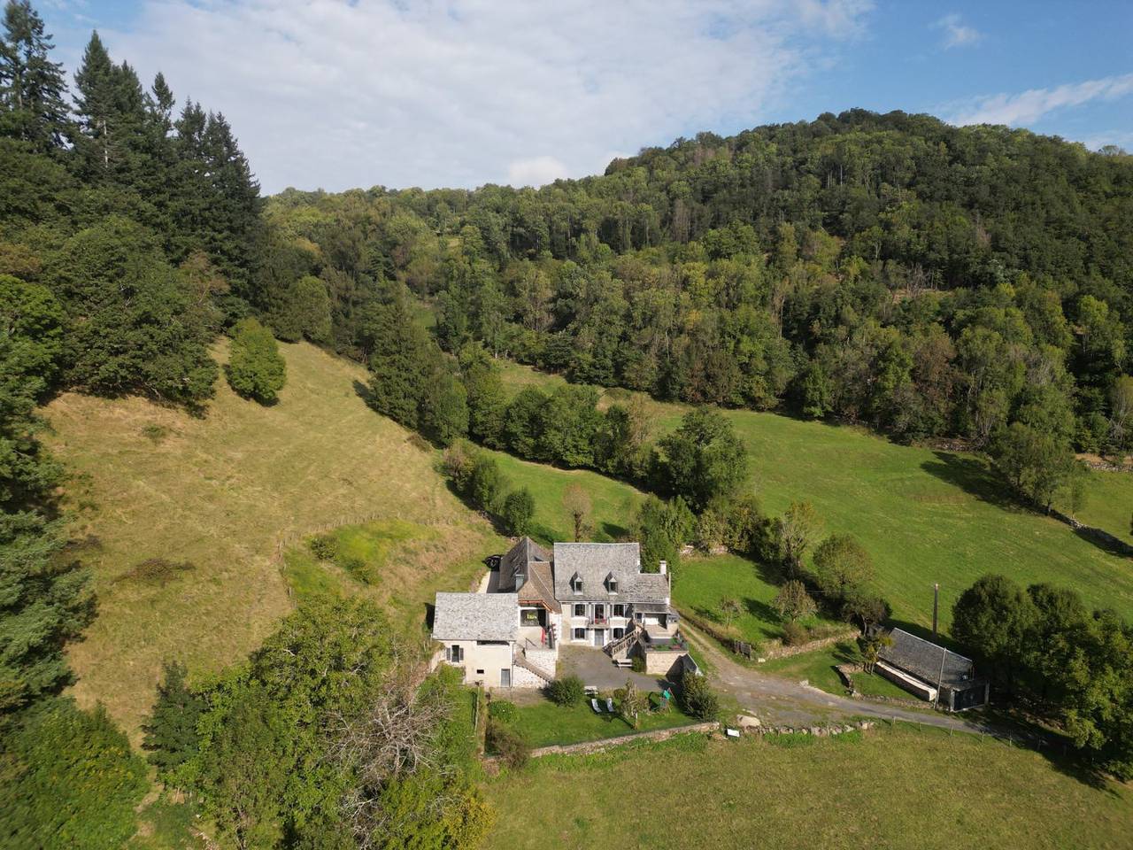 Gîte Le Marquès en Aubrac, 12/15 personnes in Saint-Chély-d'Aubrac, Massif central