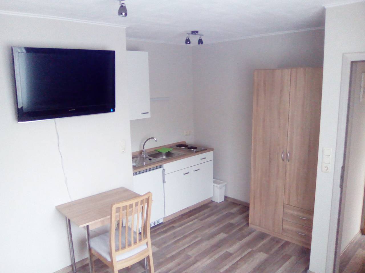 Ganze Ferienwohnung, Janßen, Siebelt - Einzelzimmer 1 in Neuharlingersiel, Nordseeküste