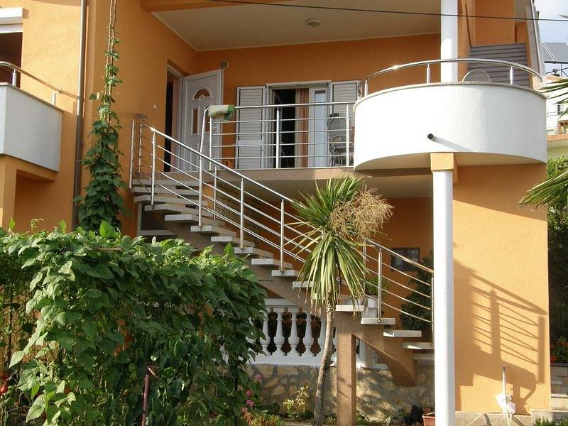 Cały apartament, Apartament wakacyjny dla 5 osób z balkon in Vodice, Żupania szybenicko-knińska