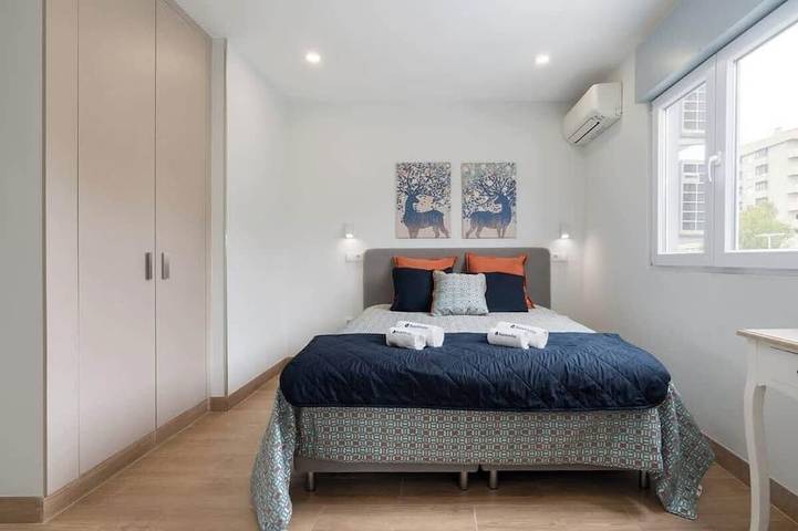 Hostwise - Spacious House w/ Garden in Bairro do Amial, Porto