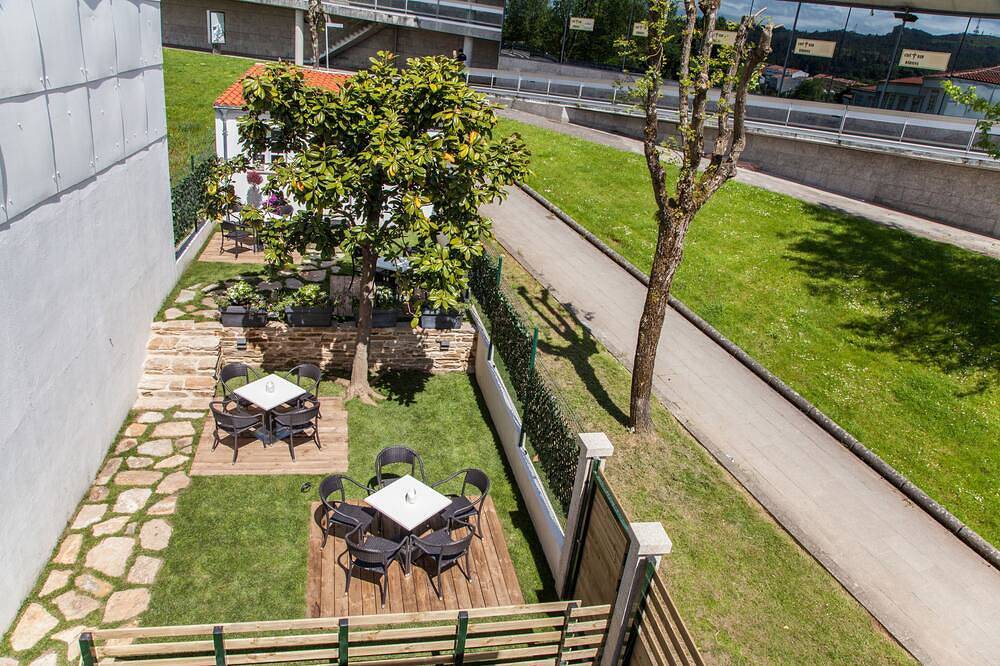 Entire apartment, Study at 3 min. walking to the cathedral - garden terrace wifi elevator - 2A in Santiago de Compostela, La Coruña Province