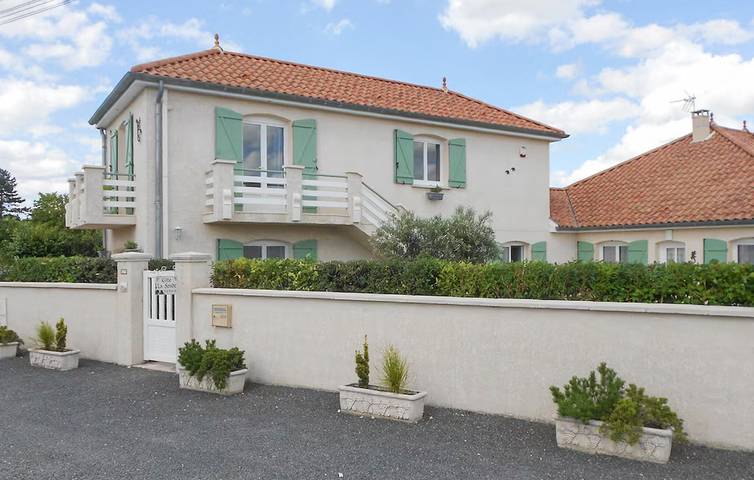 Location de vacances pour 3 personnes, avec terrasse et jardin à Chaintrix-Bierges