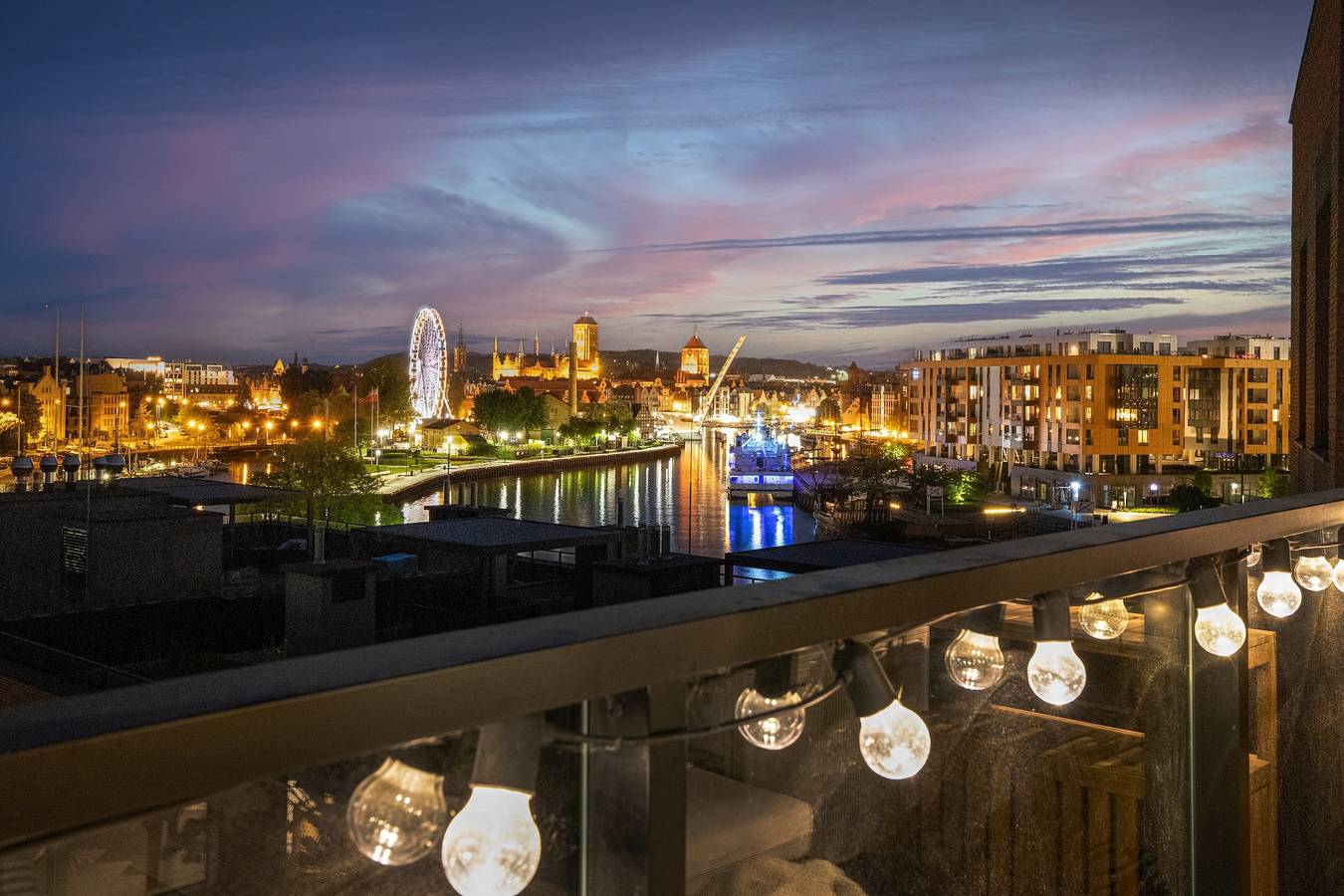 Hel lägenhet, Stylish Apartment with Balcony | Parking | View of the Motåawa River in Gdańsk, Zatoka Gdańska