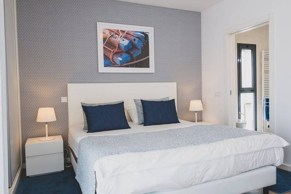 Villa das Hortas: new, modern villa near beach & facilities @ Silver Coast in Salir do Porto, Tornada e Salir do Porto