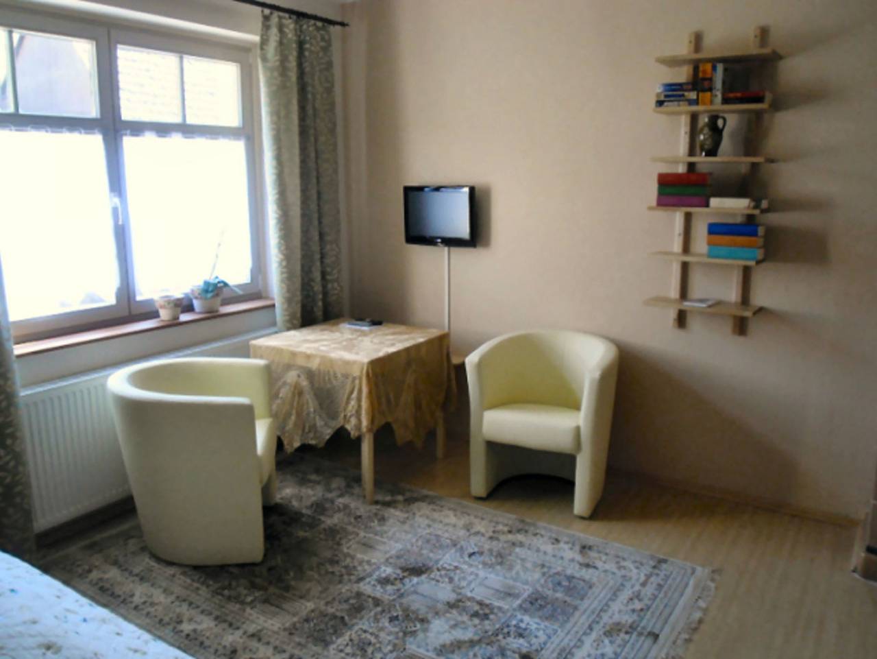 Ganze Ferienwohnung, Pension Am Scholitzer See - Zimmer 1 in Dessau, Dessau-Wörlitzer Gartenreich