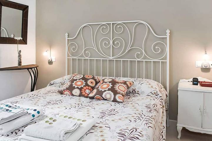 Entire apartment, Modern And Brigh Apartment Malaga Downtown in Malaga Centro Historico, Malaga