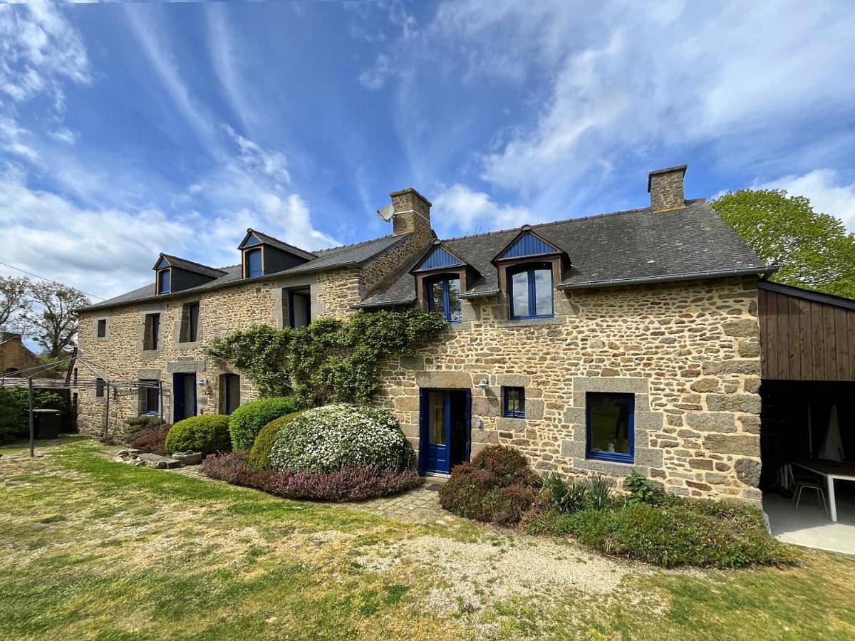 Four-Bedroom House in Bonnemain, Région de Saint-Malo