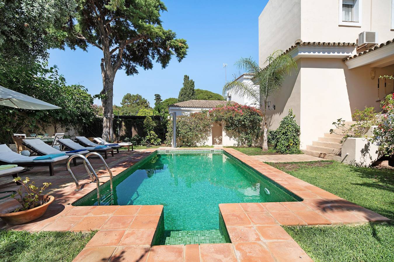Villa 'Olmo Tree' mit privatem Pool, Wlan und Klimaanlage in Vistahermosa, El Puerto de Santa María