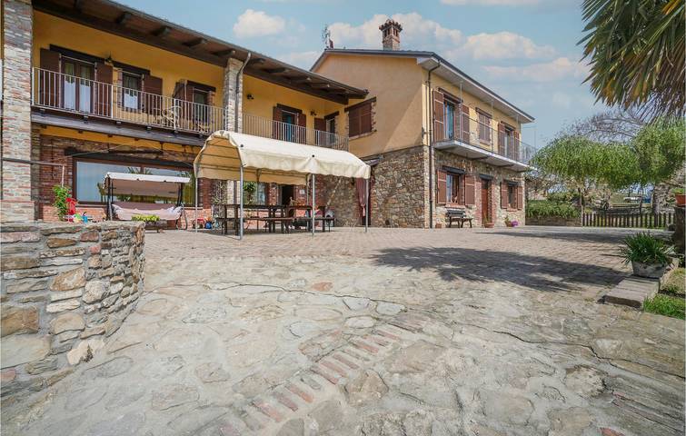 Casa vacanza per 8 persone, con terrazza, con animali domestici in Langhe