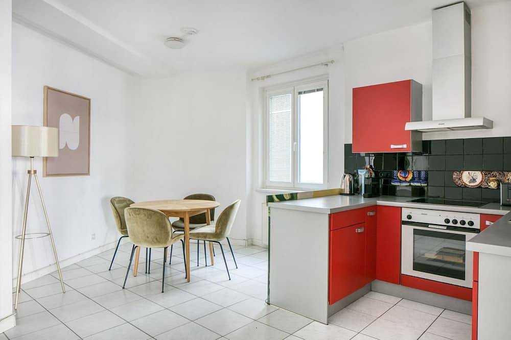 Apartamento entero, Lovely Innere Stadt 1Br w/ Elevator, steps from Opera, by Blueground in Centro de Viena, Viena