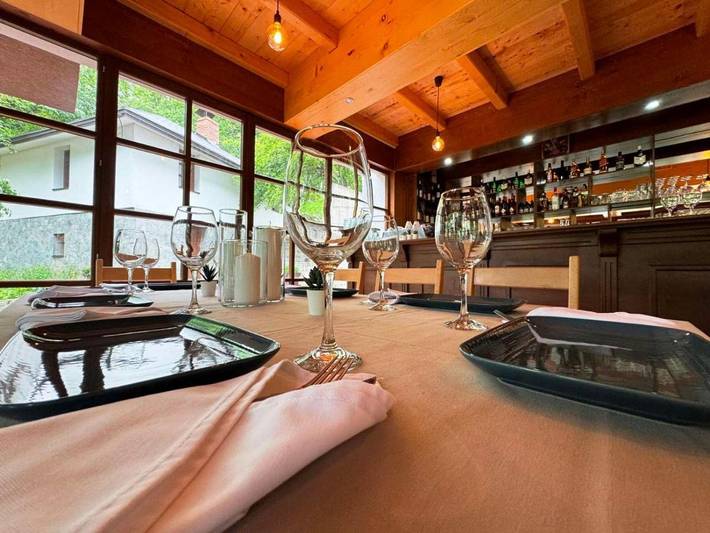 Location de vacances pour 2 personnes, avec terrasse ainsi que vue et jardin à Despotovac - 3