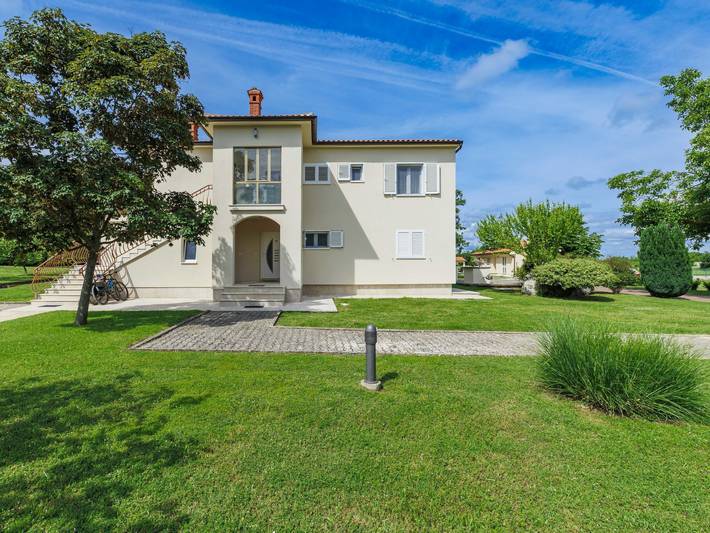 Ferienwohnung für 4 Personen, mit Terrasse und Garten