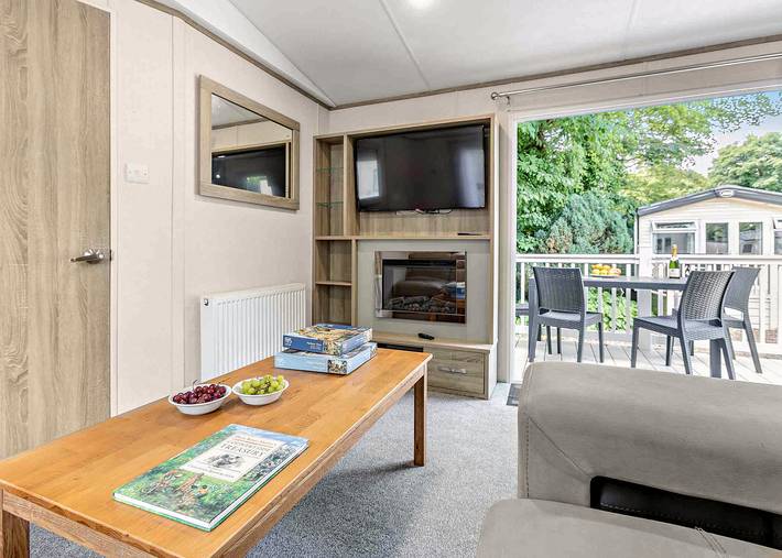 Gold Premium 3  Caravan, slps 8, parking & decking in Bowness-on-Windermere, Lake District