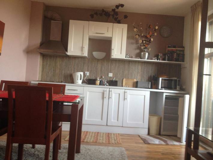 Gîte pour 4 personnes, avec piscine et jacuzzi ainsi que sauna et balcon dans Bansko