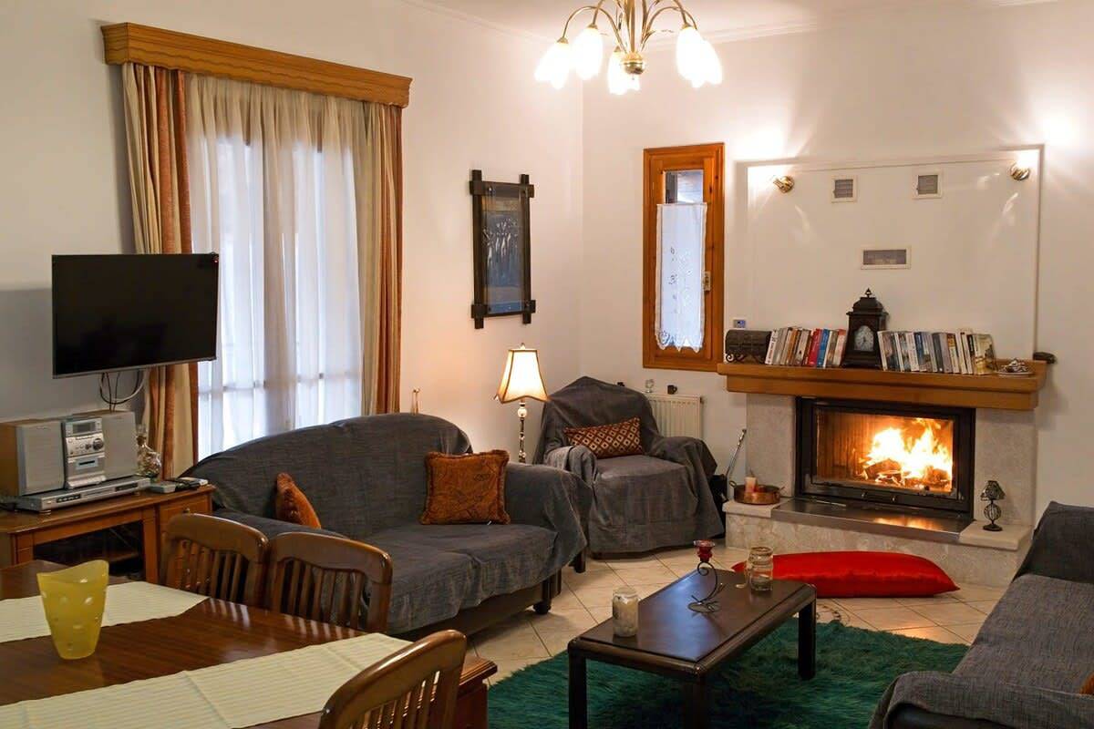 Appartement entier, Forest Cosy House - Lagkadia Amazing View in Région du Péloponnèse