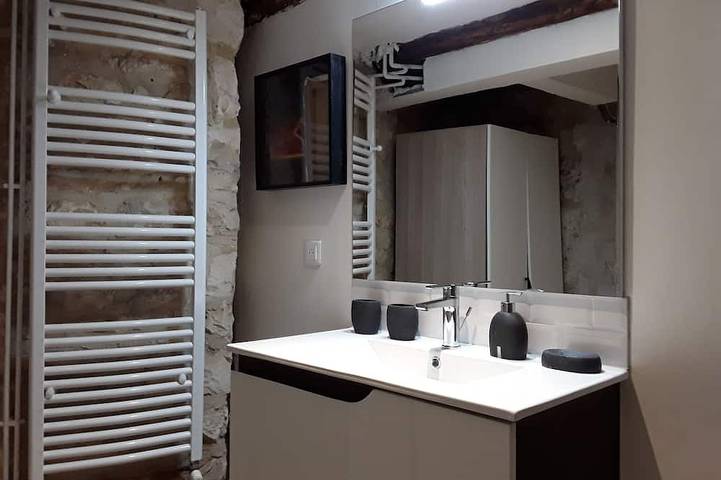 Gîte pour 2 personnes, avec jardin et jacuzzi à Esclauzels - 4