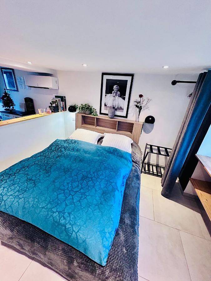 Gîte pour 2 personnes, avec terrasse à Marboz