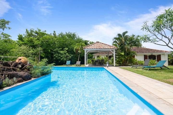 Chalet para 8 personas, con piscina y jardín - 1