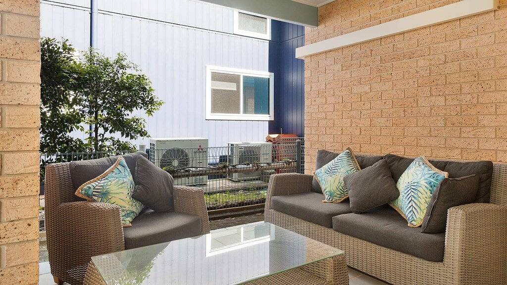 Nah genug, um zum Strand zu laufen! in Nelson Bay, Hunter Valley