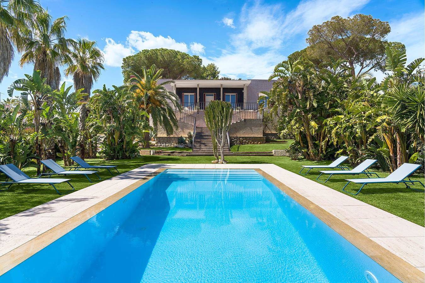 Casa Vacanza per 10 Persone in Fontane Bianche, Siracusa