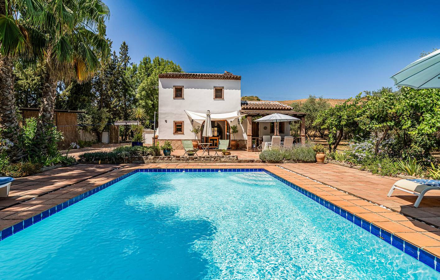 Modern Apartment with Pool, WiFi & AC in Algodonales, White Villages