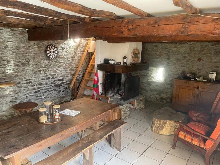 Gîte pour 8 personnes, avec jardin et vue, animaux acceptés à Melles - 2