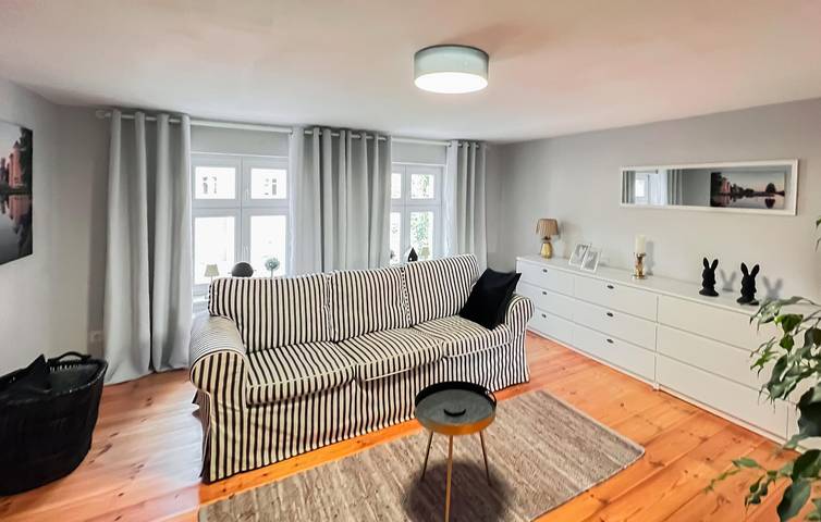Ganze Ferienwohnung, Gartenappartement mit Parkplatz, Kochnische, Blick auf Rheinsberg in Rheinsberger See, Rheinsberg