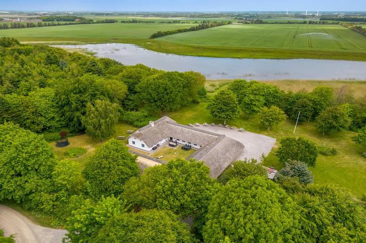 Ferienhaus für 21 Personen, mit Seeblick und Terrasse