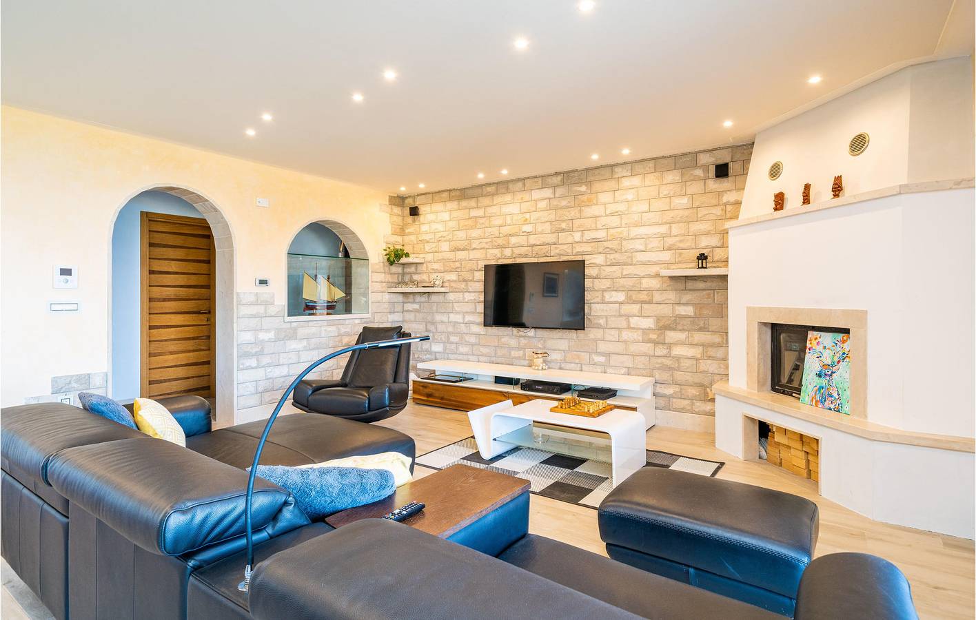Charming 2-Bedroom Apartment with Pool, Wi-Fi, 500m to Beach in Cavtat, Cavtat (Dalmatia)