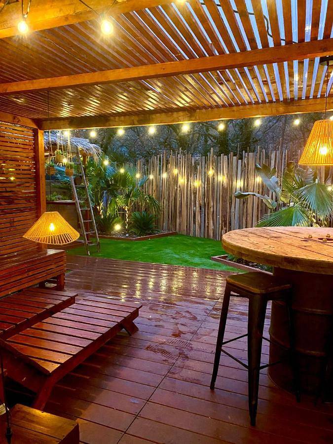 Gîte pour 2 personnes, avec jardin ainsi que jacuzzi et terrasse à Évenos - 4