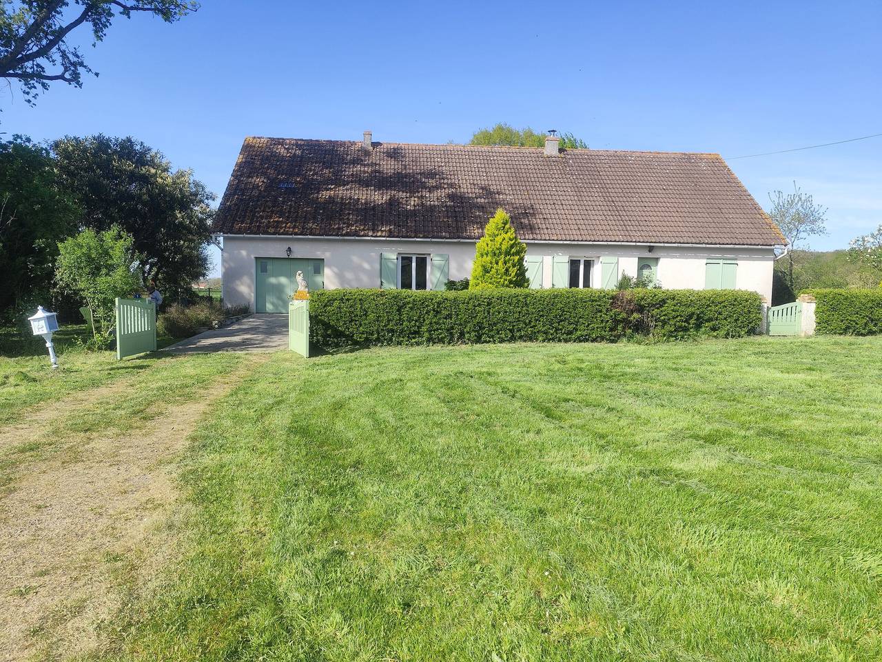 Casa rural en el corazón de la naturaleza berrichona: tranquilidad, jardín privado y espacios amplios in Bouesse, Región de Châteauroux