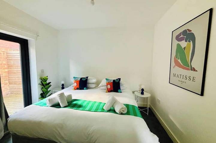 Apartamento entero, City Centre Contractor | Ground Floor | Parking in Gloucester (UK), Gloucestershire