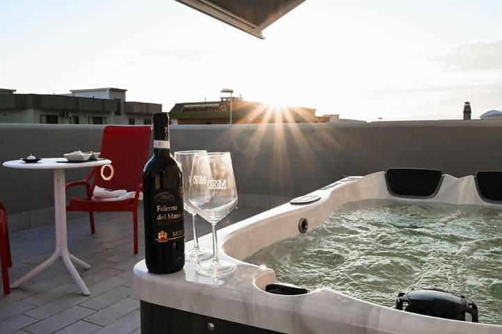 Appartamento per 4 persone, con idromassaggio e terrazza, adatto a famiglie con bambini a Mondragone