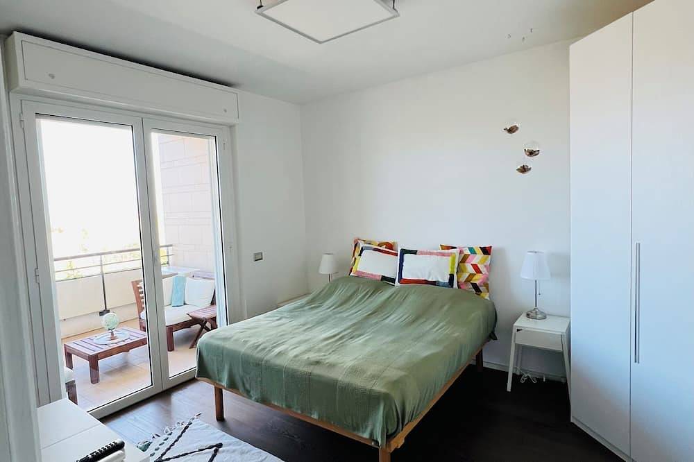 Entire apartment, Serene and cosy Sky Penthouse with a dea view Fiumicino in Fiumicino, Rome Province