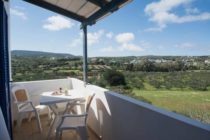 Vakantiewoning voor 3 personen, with tuin and uitzicht as well as balkon op Kythira
