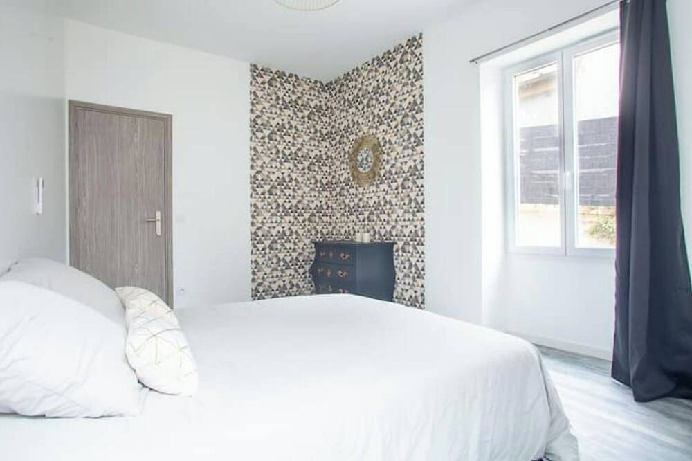 Appartement entier, Rare T2 avec terrasse et spa au pied du château in Montignac, Périgord Noir